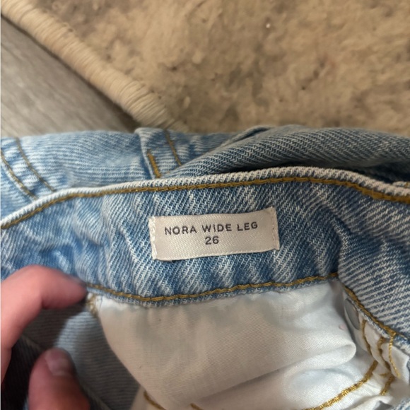 Women's Light Blue Jeans - Picture 2 of 3